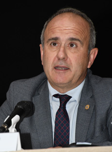 Ricardo Mairal Usón, rector de la UNED
